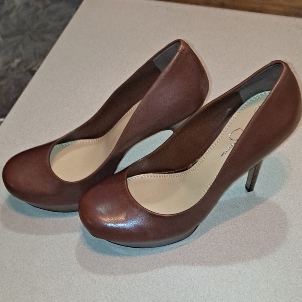 Jessica Simpson Platform Pumps NWOB 8.5